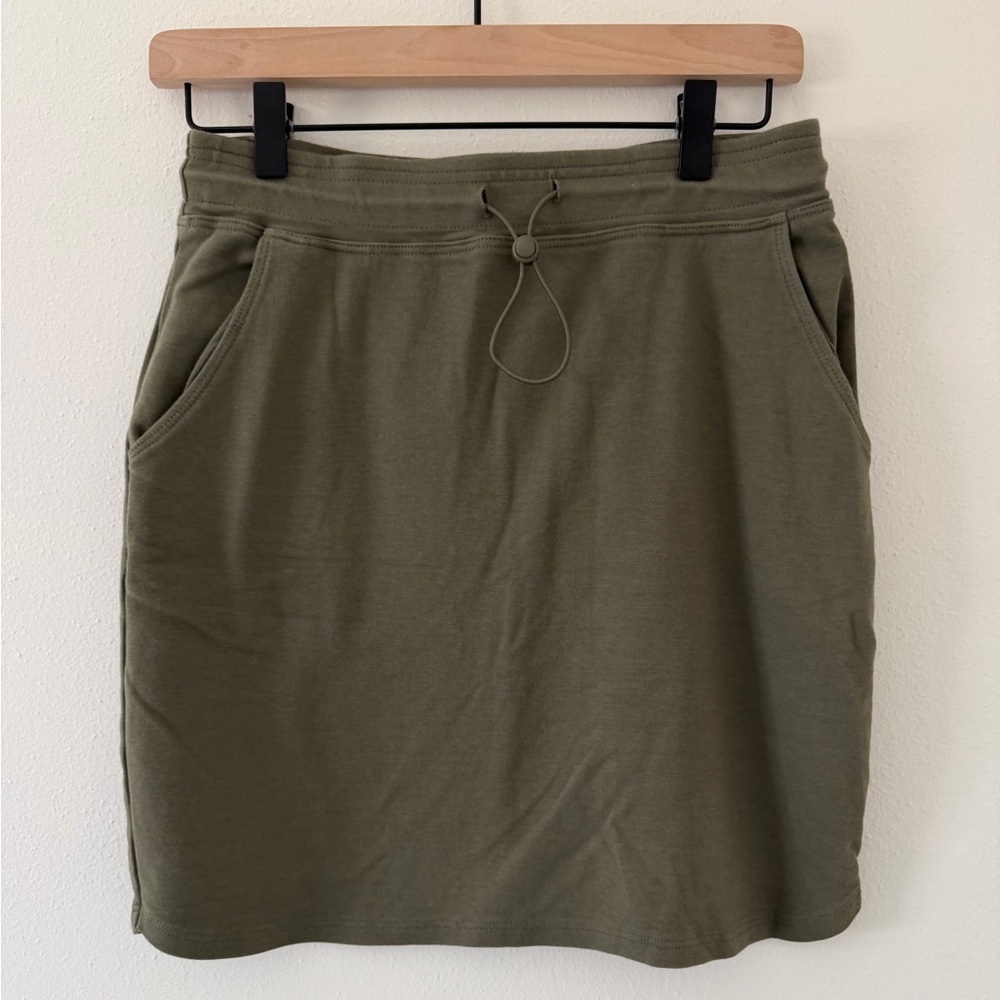 SUNDRY Evereve Olive Pull on Skirt size 2 (small)